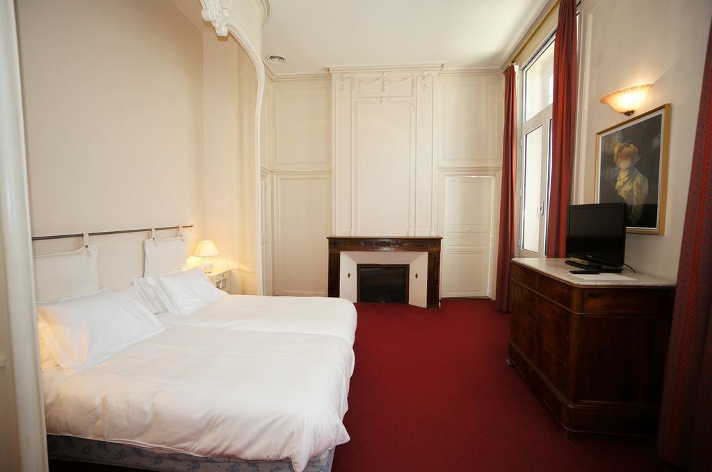Les Trois Lys Hotel Condom Ruang foto