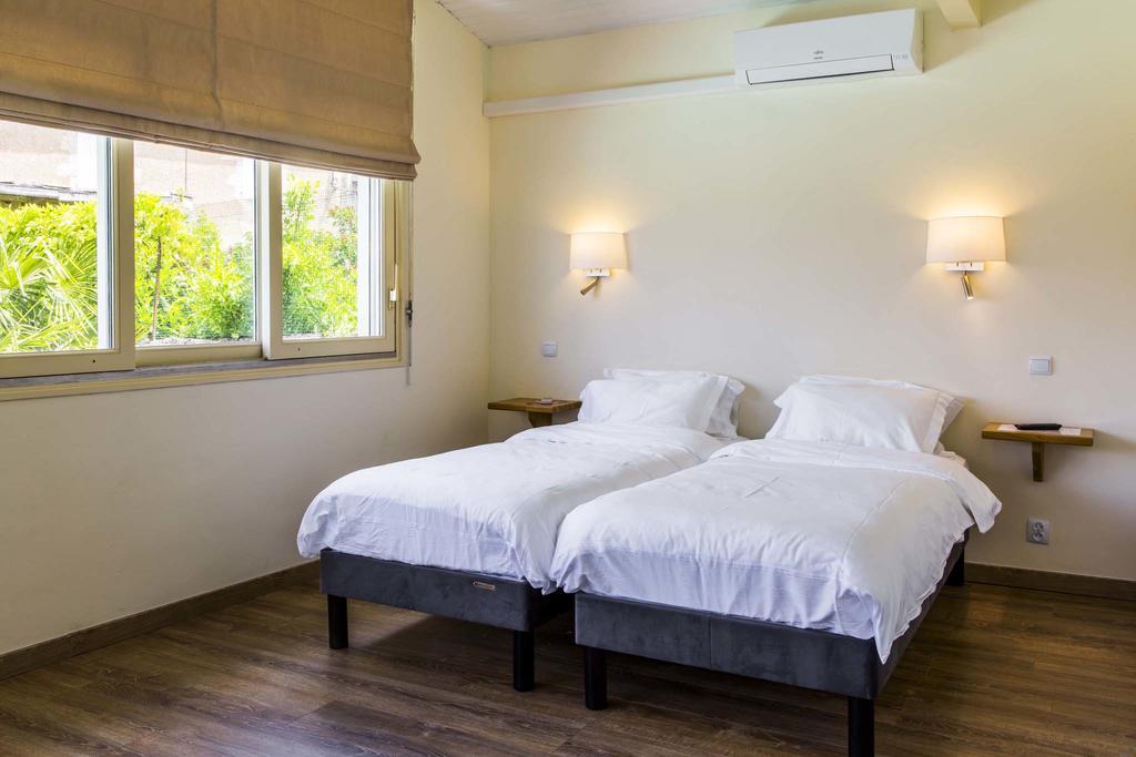 Les Trois Lys Hotel Condom Bagian luar foto